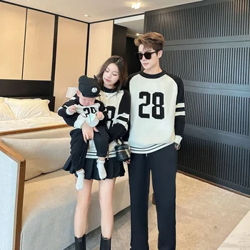 Корейский модный Семейный свитер для мамы, папы и маленькой девочки, одинаковые вязаные джемперы для мальчиков, вязаный пуловер для мамы, отца, дочери и сына