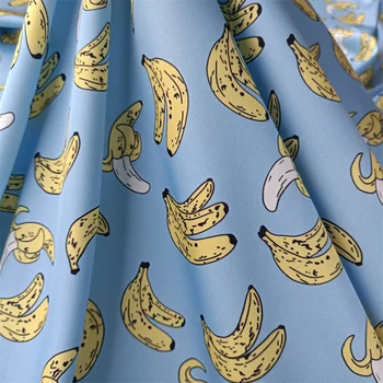 Полиэстер Стрейч-атлас с рисунком банана и фруктов Цифровая печать Модная ткань Ткани ручной работы DIY Материал платья-рубашки по ярдам
